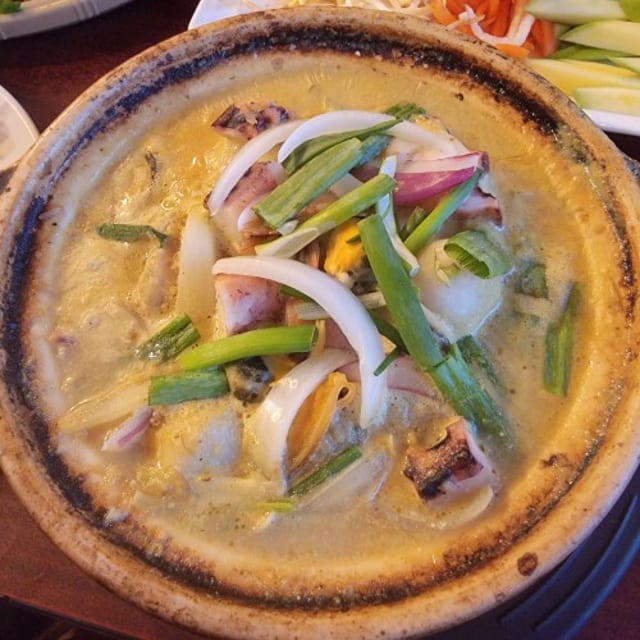 Curry in Clay Pot.