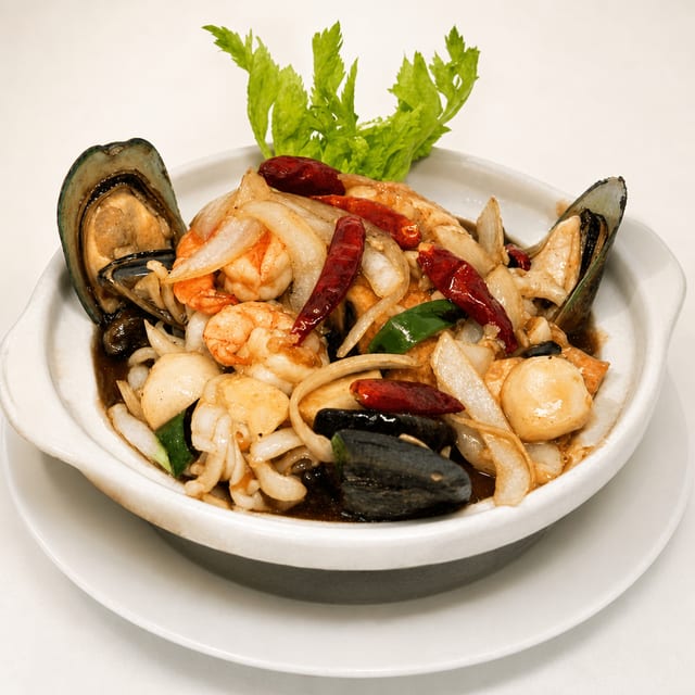 Seafood Claypot.